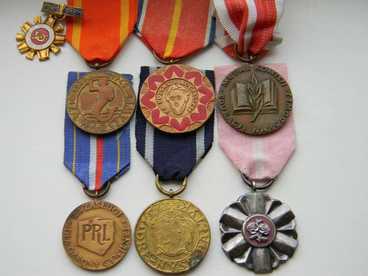 Книга награды стран ближнего востока. Книга награды стран мира. Награды страны. Наградные ордена и медали россии. Награды стран мира.