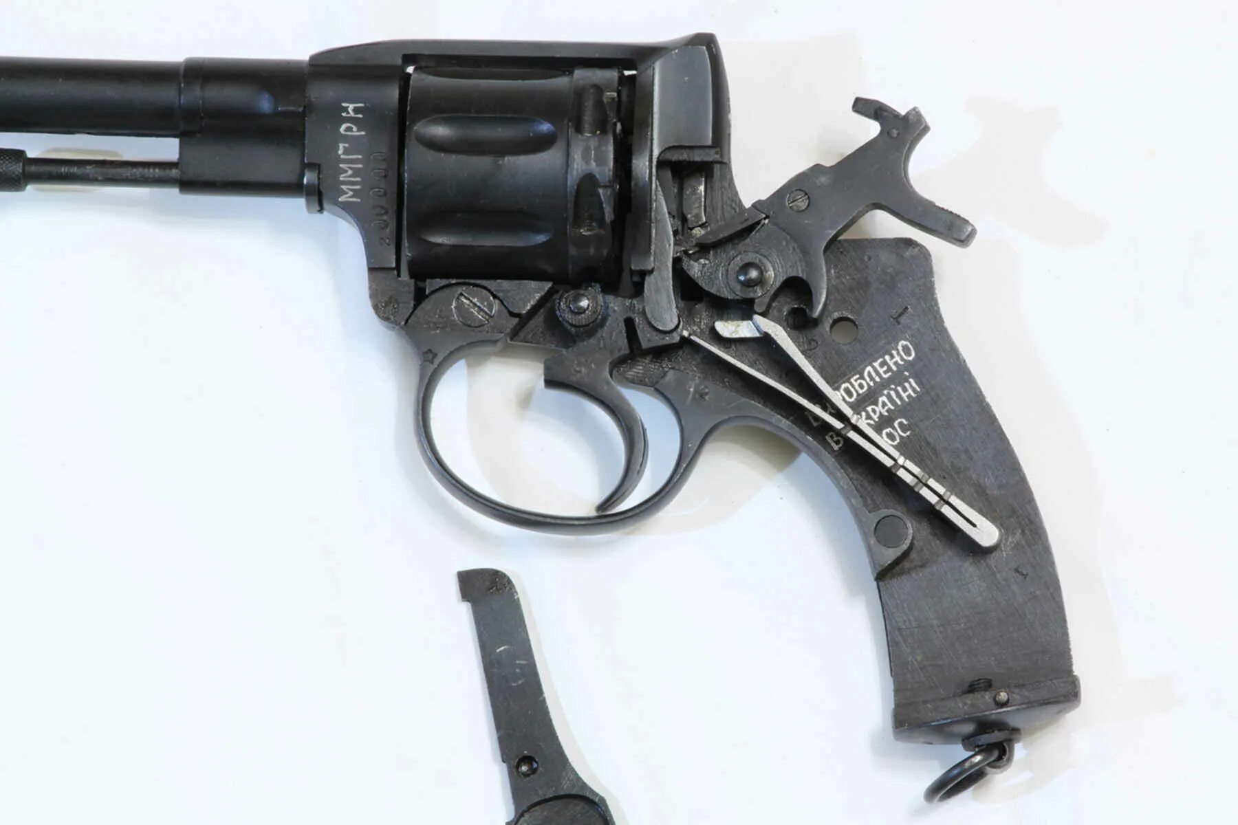 Пневматический револьвер gletcher ngt black 4,5 мм. Смит и вессон 1902. Наган 1905. Револьвер шамело-дельвинь обр. Револьвер 1967.