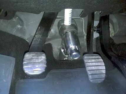 Педаль сцепления сандеро