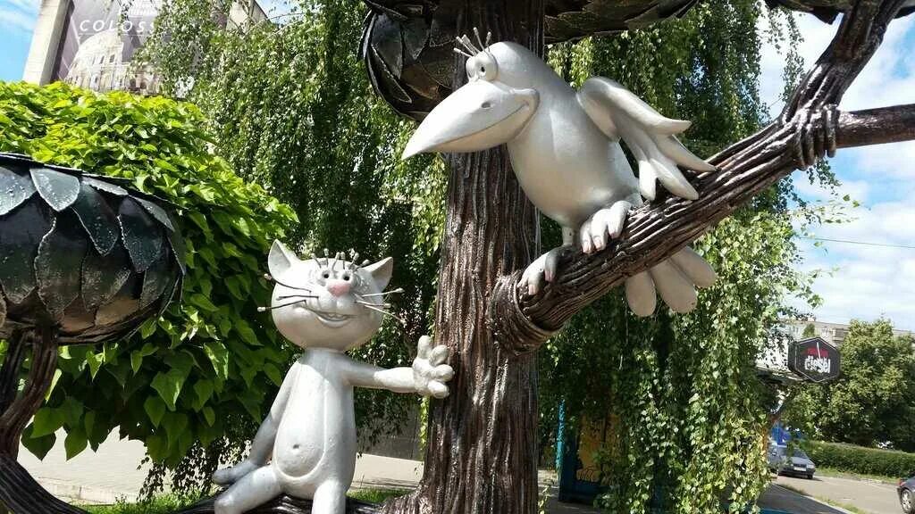 Кот с улицы лизюкова воронеж. Воронеж лизюкова котенок памятник. Котёнок с улицы лизюкова (памятник). Кошачий воронеж. Памятник коту на улице лизюкова в воронеже.