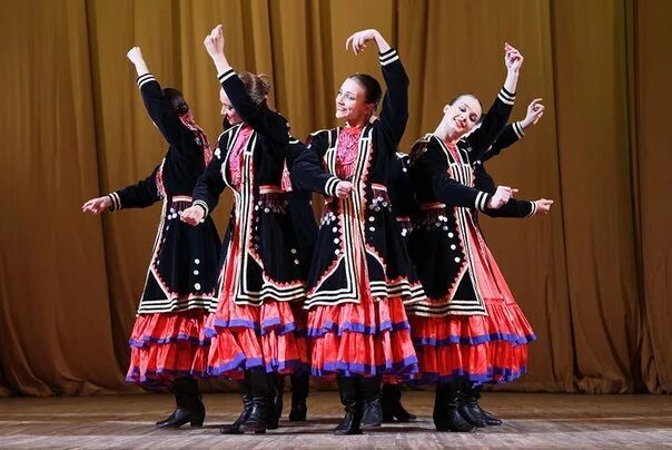 Танцы башкирии. Ансамбль файзи гаскарова. национальные танцы башкиров. башкирский национальный танцевальный ансамбль гаскарова. башкирия национальные танцы.
