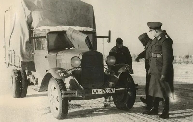 Водитель полуторки. Грузовик полуторка ГАЗ-АА. ГАЗ АА седельный тягач. Трофейный ГАЗ АА. ГАЗ-АА грузовой автомобиль 1941г зима.