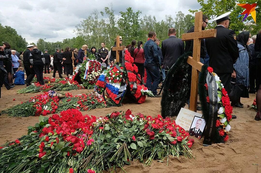 елизавета ii могила. похороны медсестры в фатеже. волгоград кладбище погибших на украине. знаменитости ушедшие в 2022 году из жизни. прощание с погибшим в рязани.