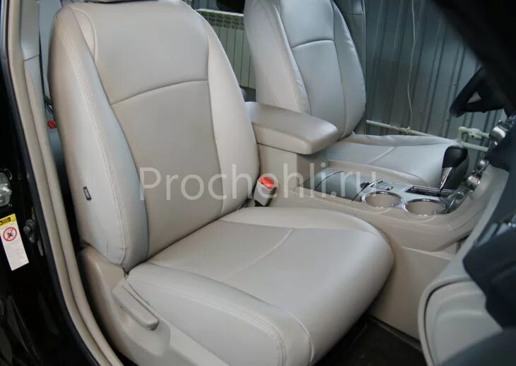 Чехлы экокожа на toyota highlander 2002 года бежевые. Toyota highlander 2004 сидения. Чехлы на хайлендер. Toyota highlander 2004 сидения. Чехлы на тойота хайлендер 2012.