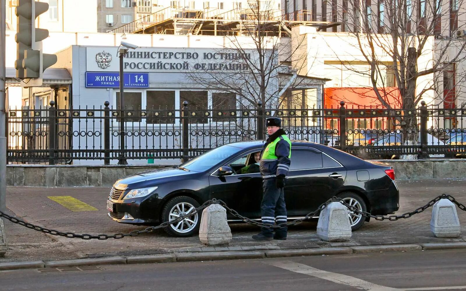 Штраф за неоплаченную парковку. Штраф за парковку СПБ. Автомобили которые штрафуют за парковку в Москве. Штраф за парковку в Москве фото. Штраф за парковку пришел без