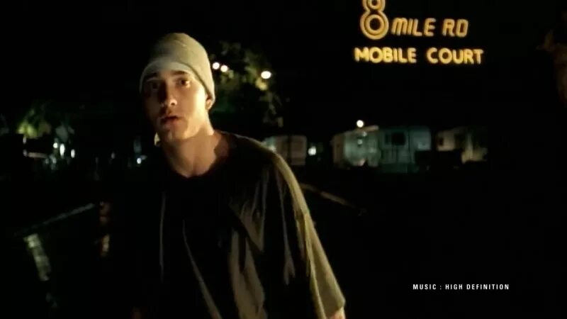 Lose yourself на русском текст. Эминем 8 миля. Эминем yourself. Eminem lose yourself клип.