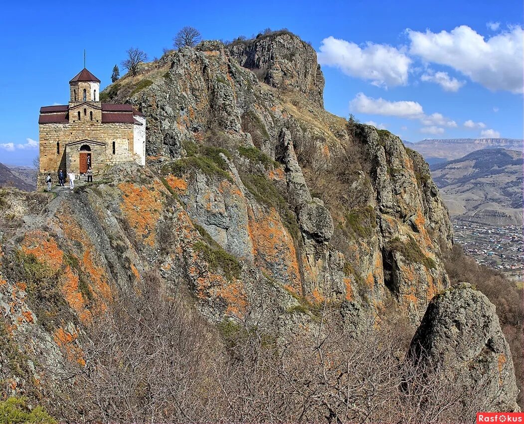 Шоанинский храм карачаево. Шоанинский монастырь карачаевск. шаонинский храм карачаевск. шоана храм карачаево-черкесия. шоанинский храм домбай.
