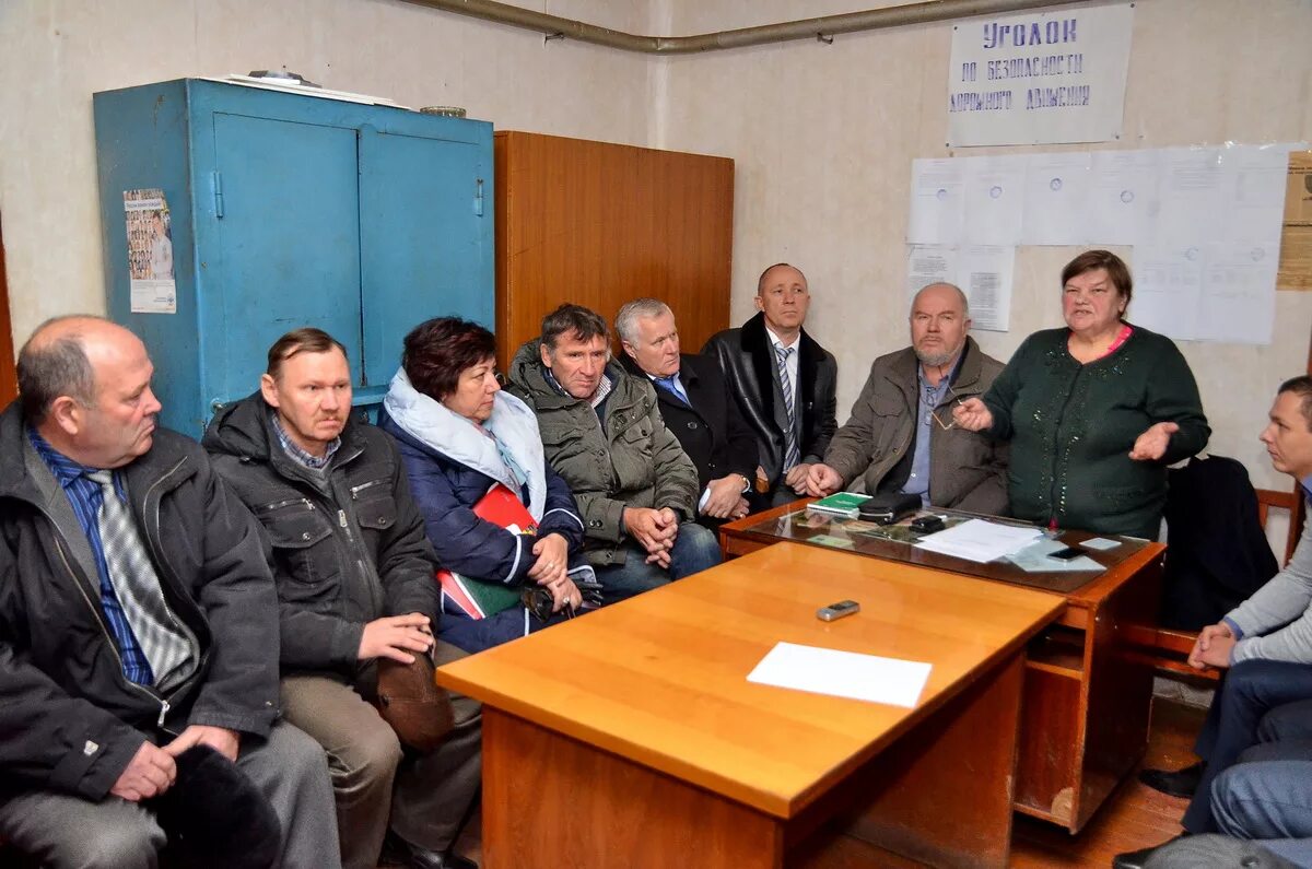 заседание колхоза. совещание в колхозе. совещание в колхозе. председатель колхоза ссср 30-е. пластов выбор комитета бедноты.