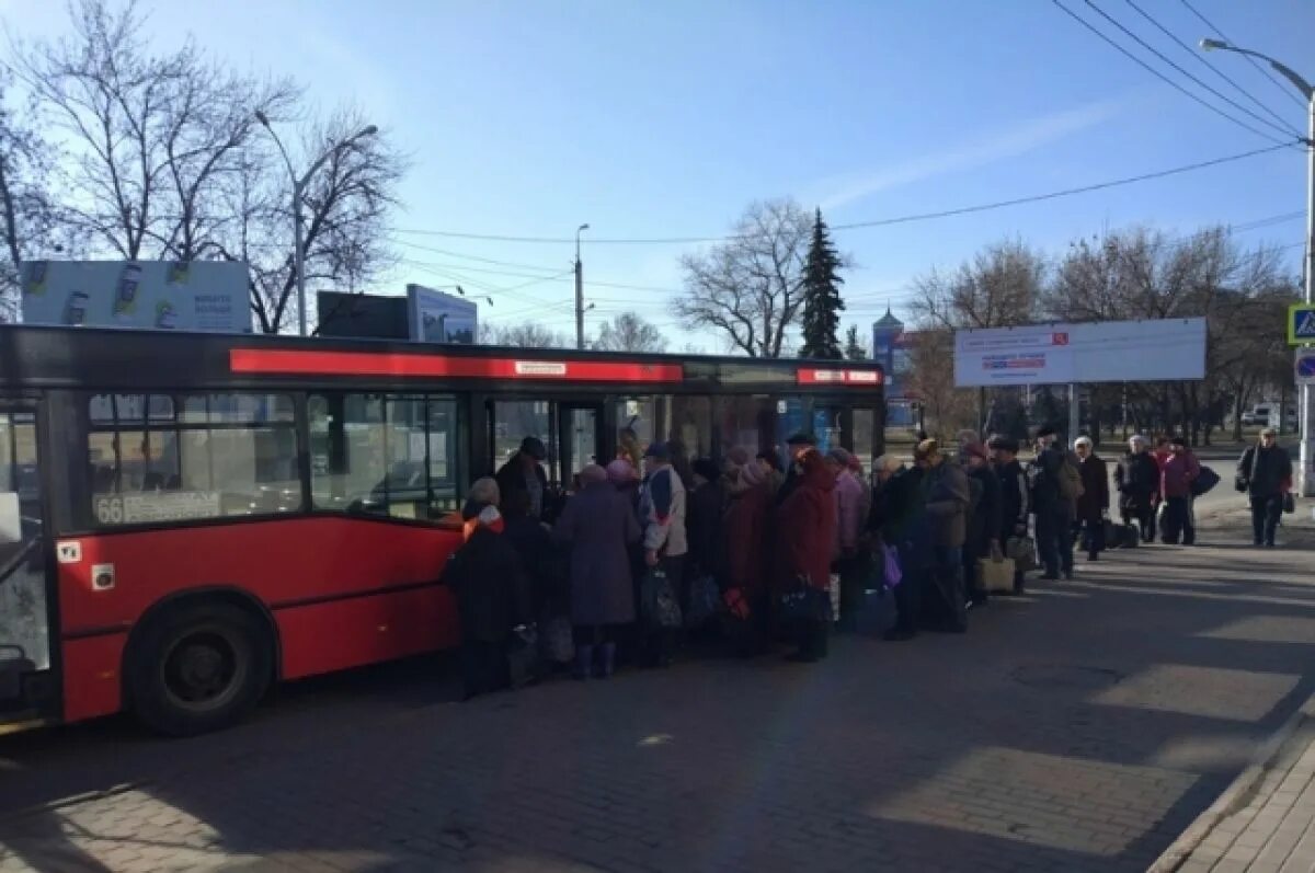 Номер автовокзала кузнецк. Дачный автобус Пенза. Автовокзал Пенза. Остановка дизельный завод Пенза. Дизельный завод дачные автобусы.