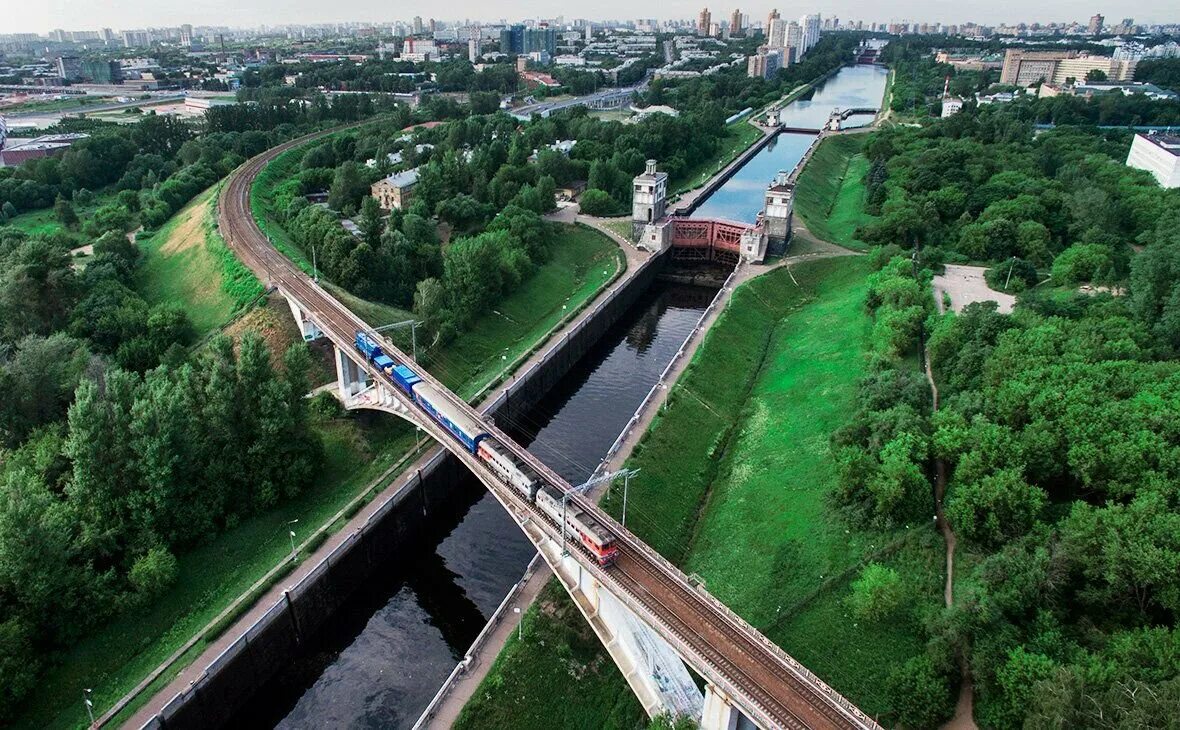 Волоколамское шоссе акведук Водный канал. Акведук над Волоколамским шоссе. Тушинский шлюз Волоколамское шоссе. Волоколамское шоссе мост канал имени Москвы.