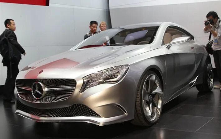 S class мерседес поколение. Mercedes-benz e-class w214 2023. Мерседес бенц новые модели. Мерседес бенц нового поколения. Мерседес, новый выпуск mercedes benz.