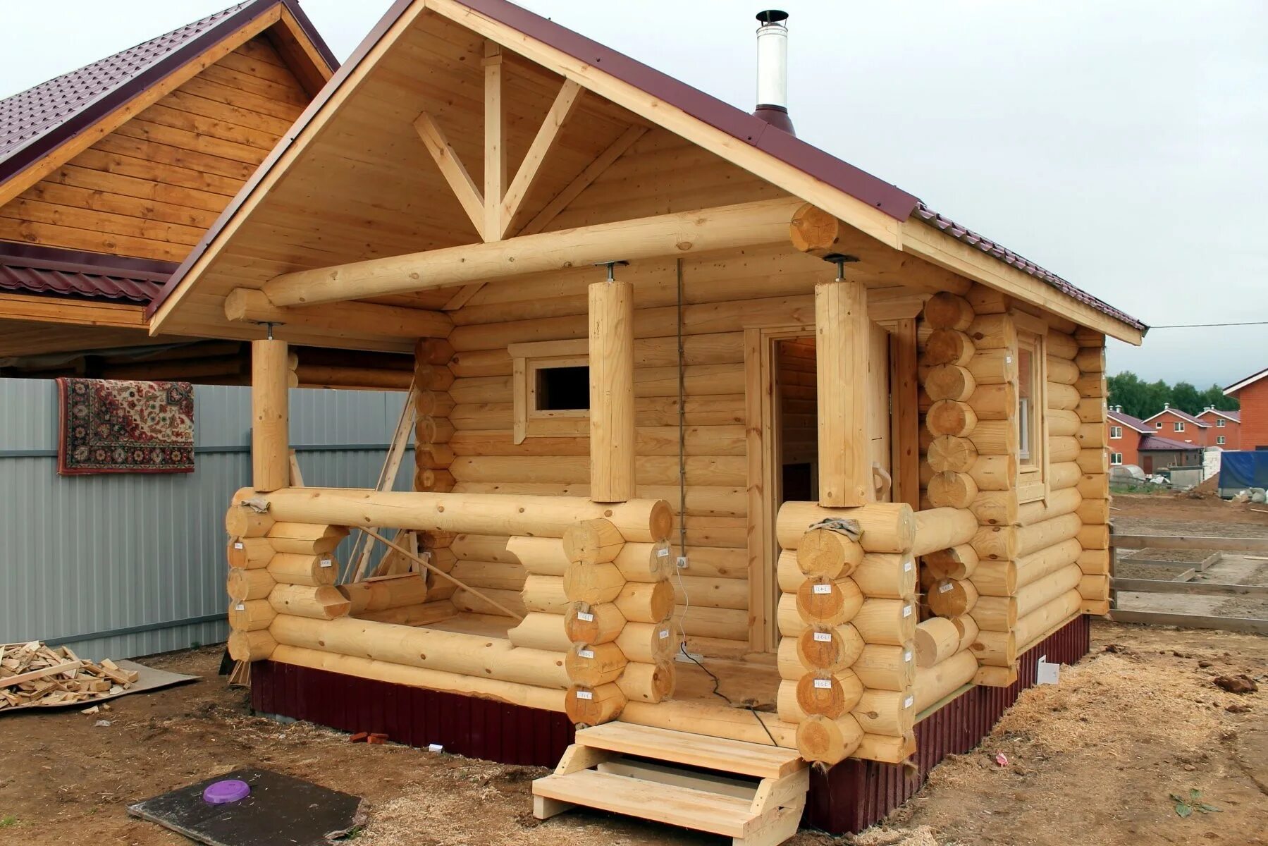 Лес кругляк сосна. Бревно ручной рубки. Отборный кругляк. Лес кругляк лиственница. Круглые лесоматериалы.