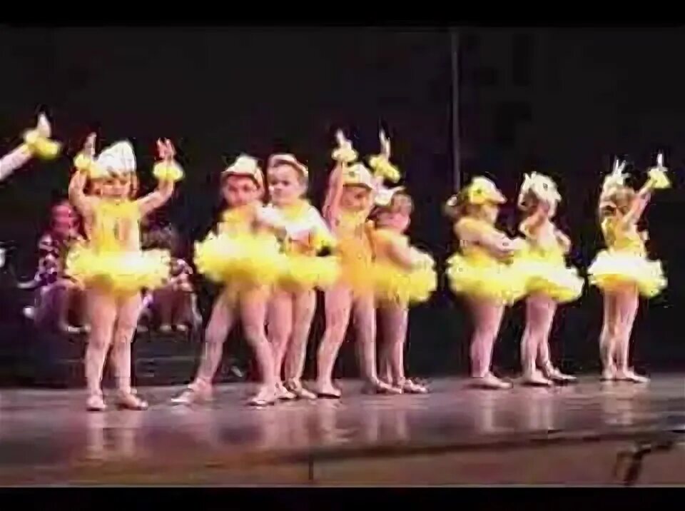 Детские танцы утята видео. Танец цыплят. Танец маленьких утят движения. Танец маленьких утят танцы для детей. Детские танцы утята видео.