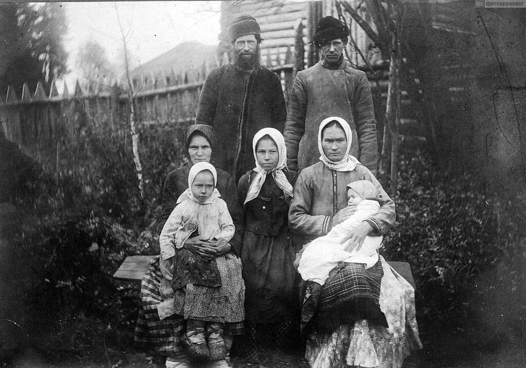 Зажиточные крестьяне кулаки. Курская Губерния 19 век семья. Рязанская Губерния 19 век семья. Крестьянская семья Самарской губернии. Рязанская Губерния крестьяне 19-20 век.