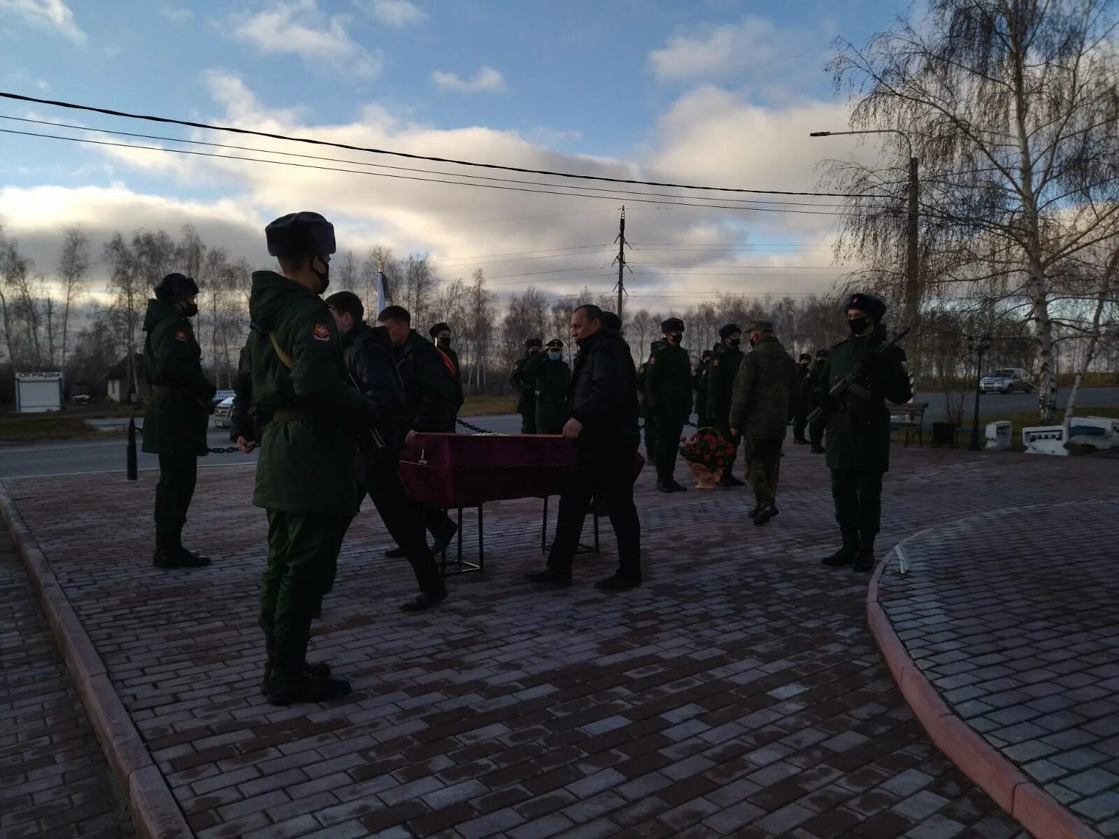 Кладбище ульяновских солдат. В Иваново простились с военнослужащими. В Ульяновске простились с военнослужащими. Ульяновск прощание