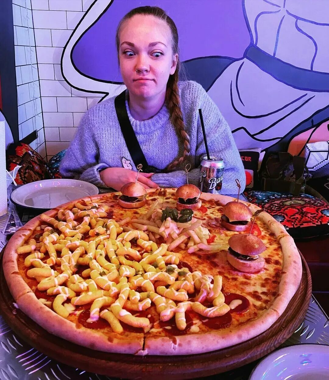 Украли пиццу. Крэнг пицца. Krang pizza Санкт-Петербург. Кренг пицца СПБ. Krang pizza мутаген.