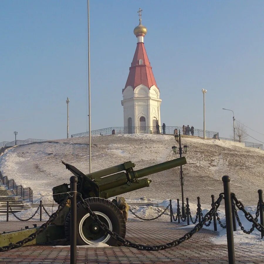 Оружия красноярский край. Достопримечательности Красноярска. Памятник на стрелке Красноярск. Пушка Красноярск. Достопримечательности Красноярска фото.