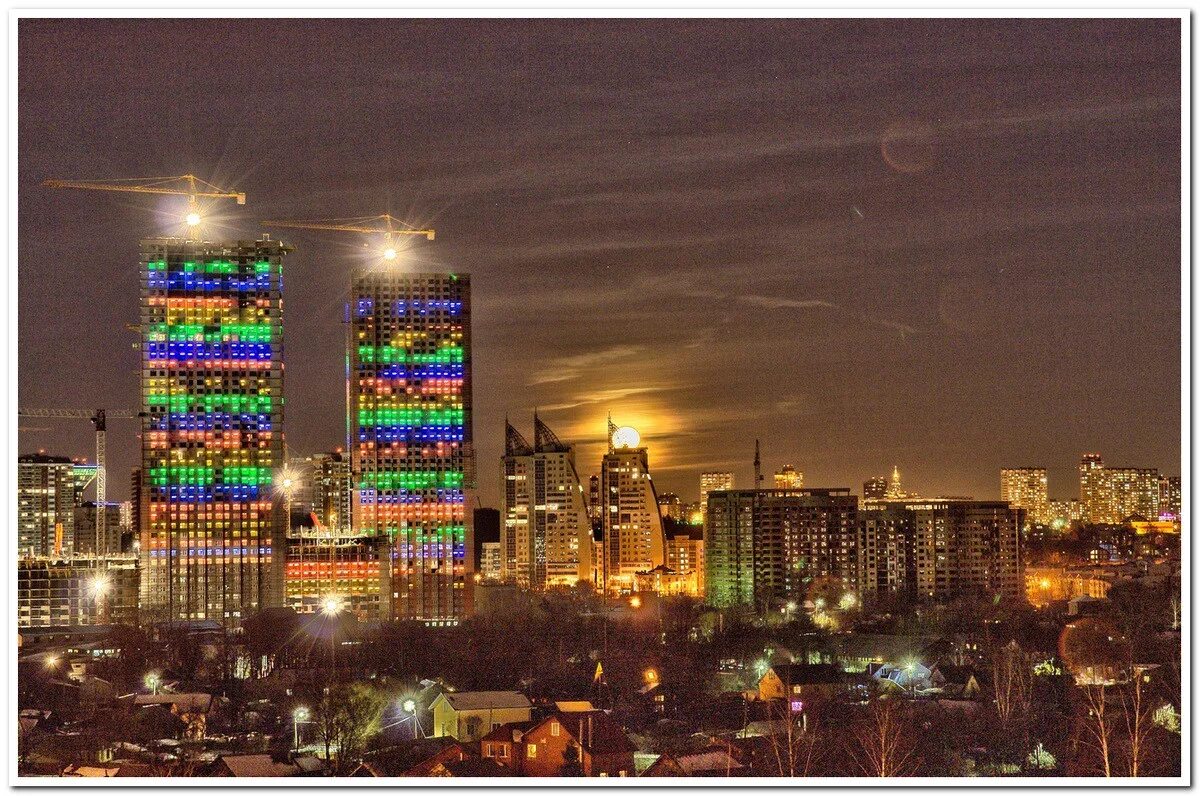 Красногорск здание правительства. Комплекс снежком красногорск. Ночная павшинская пойма красногорск. Красногорск центр города. Красногорск сегодня ночью.