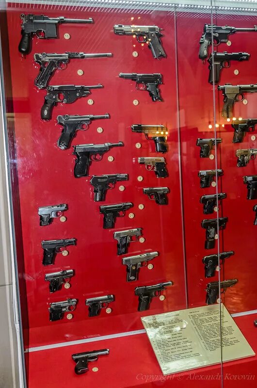 Музей оружия в туле режим. Тульский оружейный музей. музей оружия тула. музей оружия тула пятый этаж. музей оружия ростов великий.