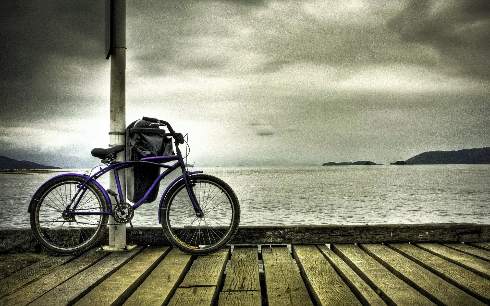 Spare life. Велосипед фон. Одинокий велосипед. Красивые велосипеды. Велосипед на природе.