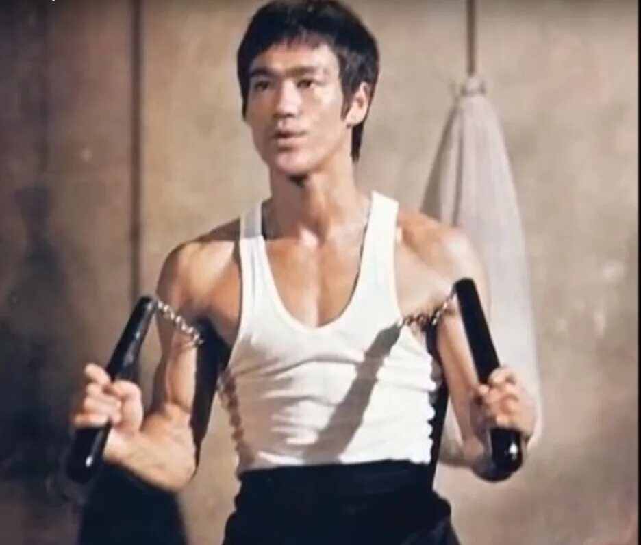Бой нунчаками. Брюс ли нунчаки. Bruce lee. Бой нунчаками. Брюс ли нунчаки.