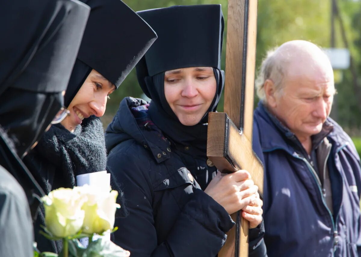 Монахиня симферополь. Инокиня ангелина свято-варсонофьевский монастырь. Стефано махрищский монастырь сестры. Зимовенька, марфо-мариинский воскресенский женский монастырь. Монахиня симферополь салон.