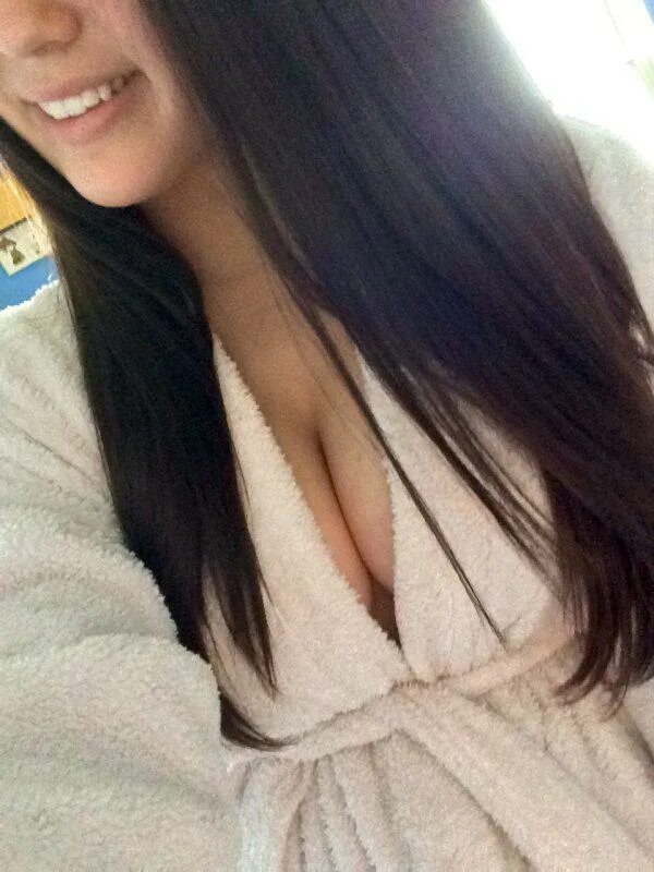 после душа без лица. сешфи девушки в полотенце. девушка после душа. женское тело в полотенце. красивая девушка в полотенце.