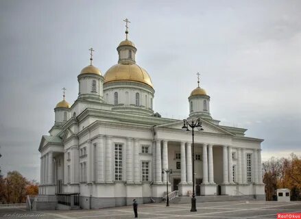 Высокая низкая церковь