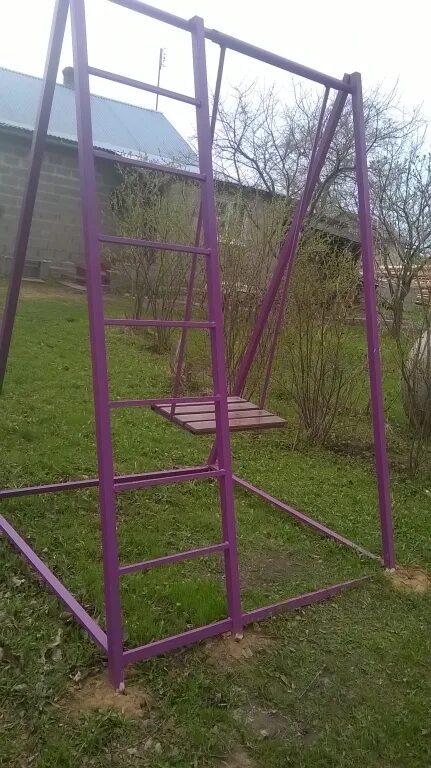 Площадка из профильной трубы. Качели из профильной трубы 40х20. каркас качели из профильной трубы. каркас для качелей из труб. детские качели из профильной трубы.