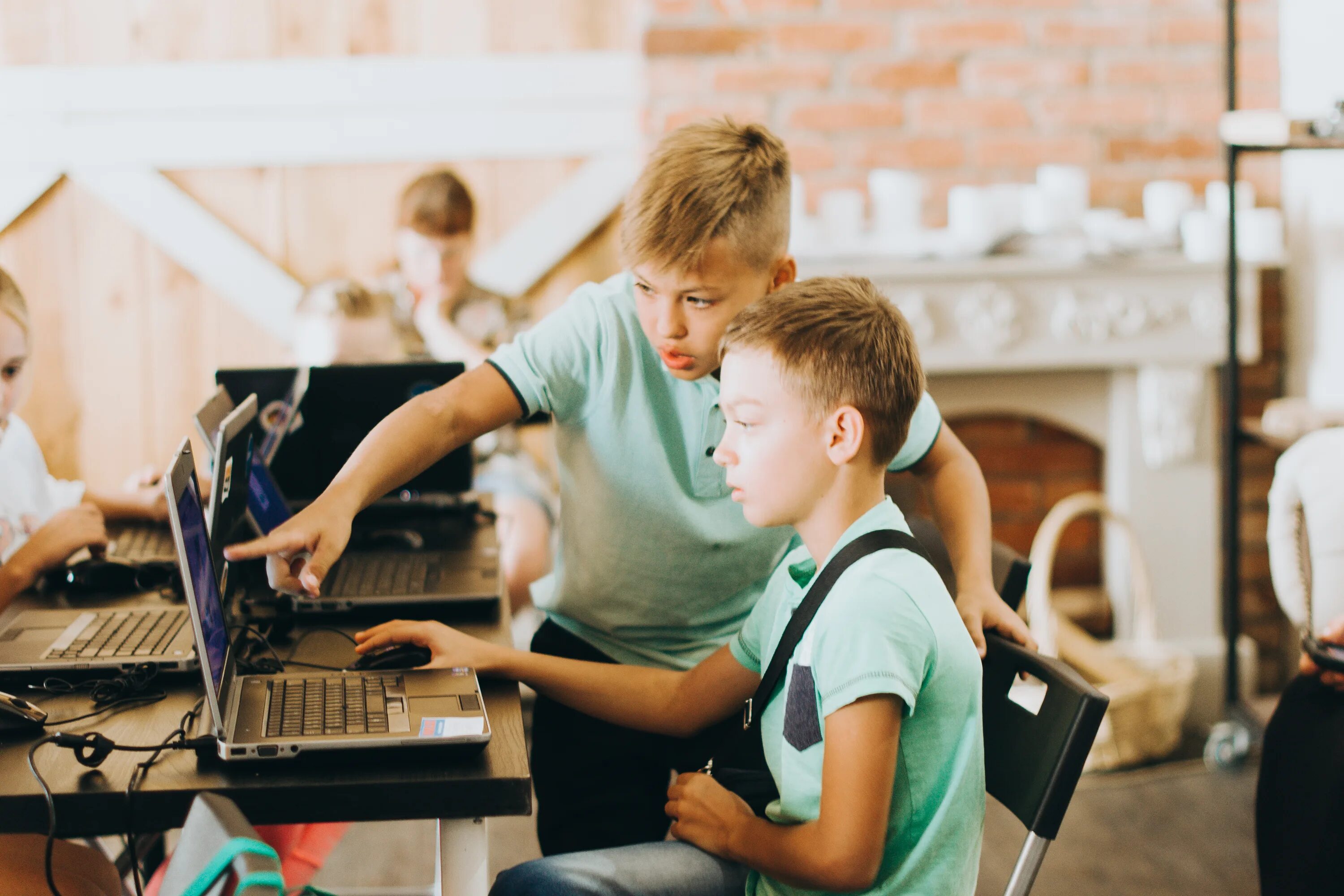 Школы для студентов программистов. Где можно поступить на программиста. Куда пойти после 9 на программиста. Учёба в колледже после 9 класса. Куда пойти после 9 на программиста.