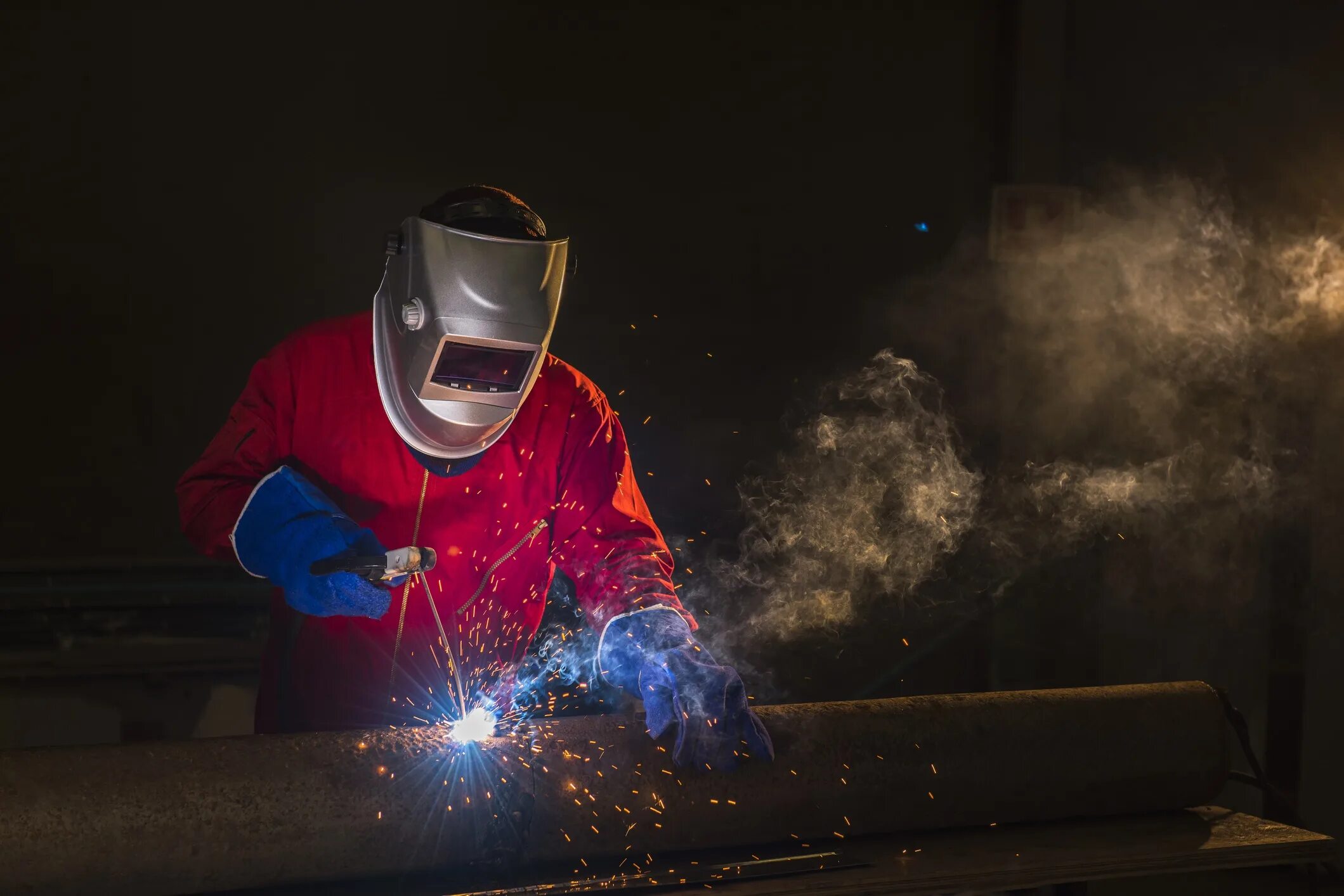 Сварщик. Сварщик. Электродуговая сварка. Процесс электросварки. Крахмал клейстер.