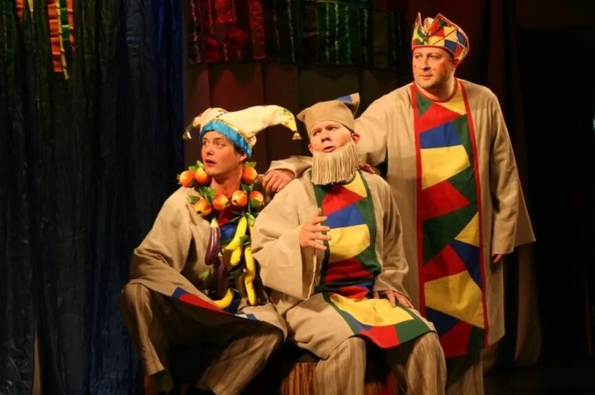 аленький цветочек театр пушкина. театральный спектакль пушкин. спектакль остров сокровищ в театре. первые спектакли удмуртии. театриум на серпуховке евгений онегин.