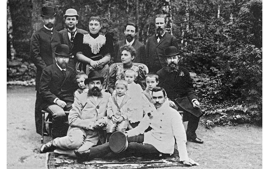 Семьи меценатов. Бахрушины династия меценаты. Семья морозовых династия. Алексей бахрушин меценат. Династия купцов морозовых.