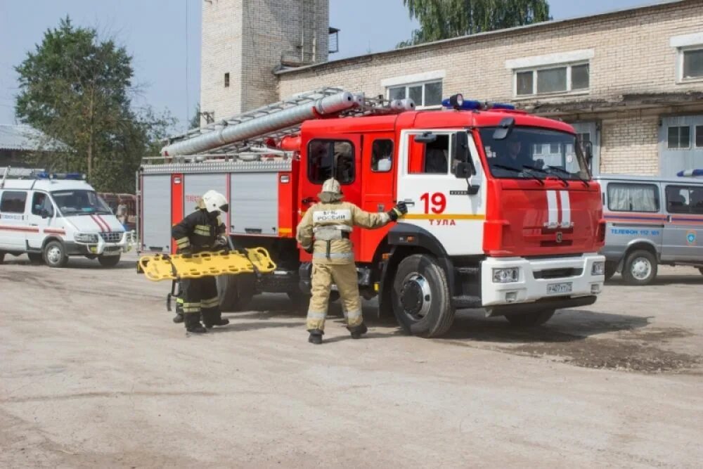 Скорая пожарная. Машина "пожарная служба". Газовая служба пожарная. Автомобиль пожарной службы. Скорая и пожарная.