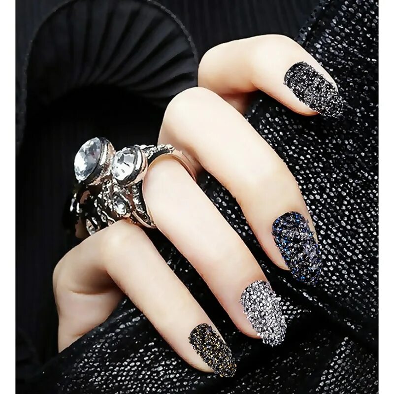 Алиэкспресс ногти. Дерзкие ногти. Черно белый маникюр. Ногти серебро. Креативные ногти.