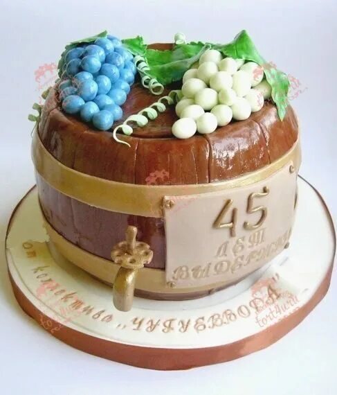 Бенто торт для влюблённых. Торт 28 лет выдержки. Торт лет выдержки. Торт в виде бочки с пивом. Бенто торт 40 лет выдержки.