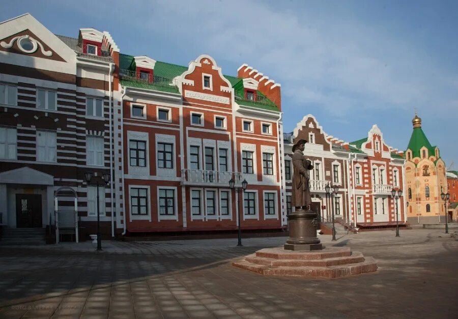 В г. Набережная брюгге йошкар-олf. Архитектура города йошкар-ола. Набережная брюгге йошкар-олf. Йошкар-ола центр города набережная.