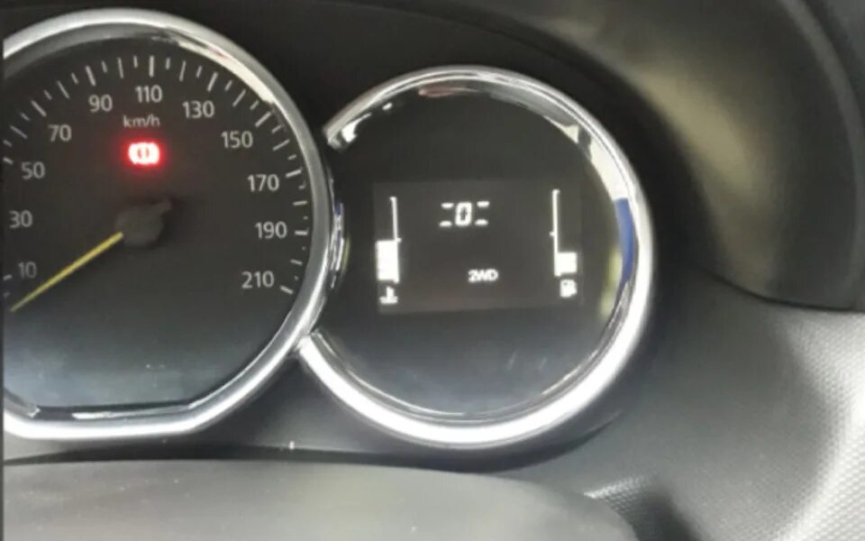 Рено дастер убрать ошибки. Renault duster давление в шинах. датчик давления в шинах рено дастер. дастер 2017 датчик давление шины. датчик давления в шинах рено дастер 2025.