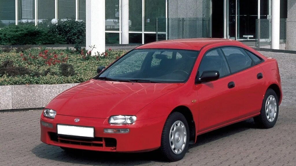 Мазда 323 б. Мазда 323 б. Mazda 323 1997 хэтчбек. Мазда 323 б. 5.