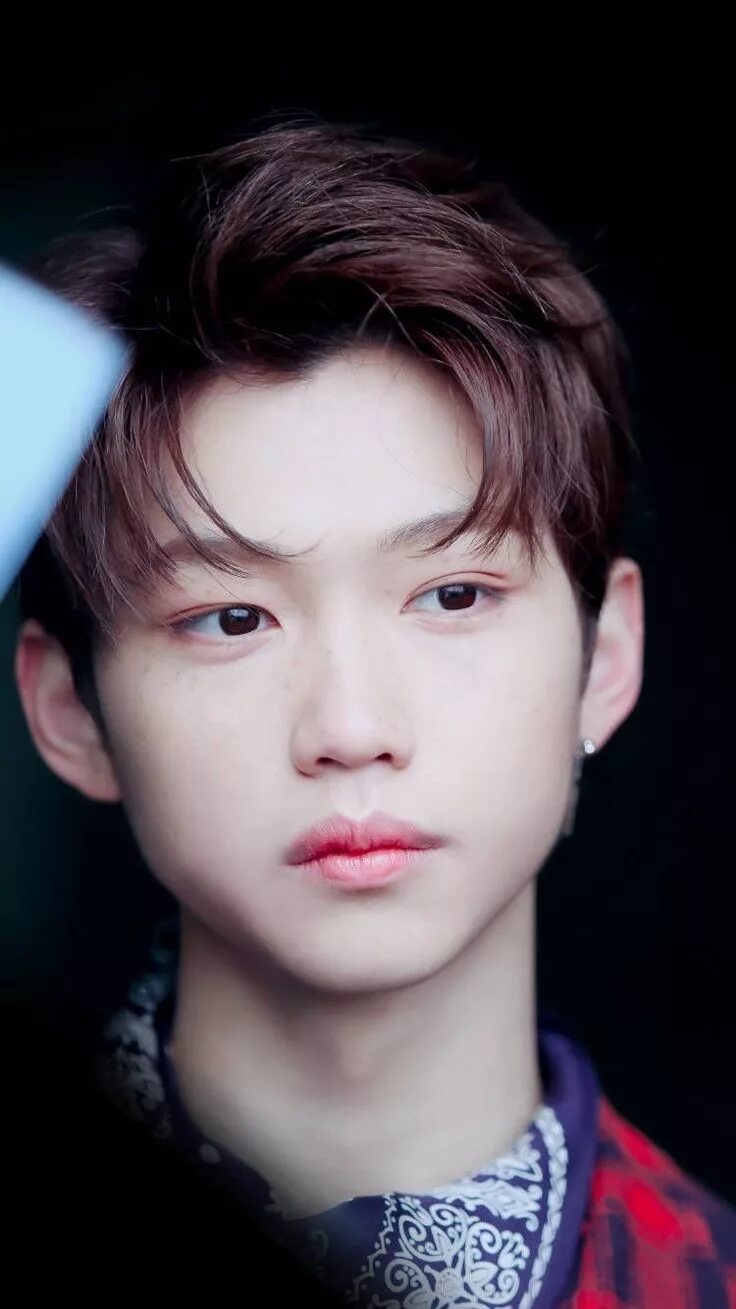 Какие глаза у феликса. Felix stray kids. глаза у феликса стрэй кидс..