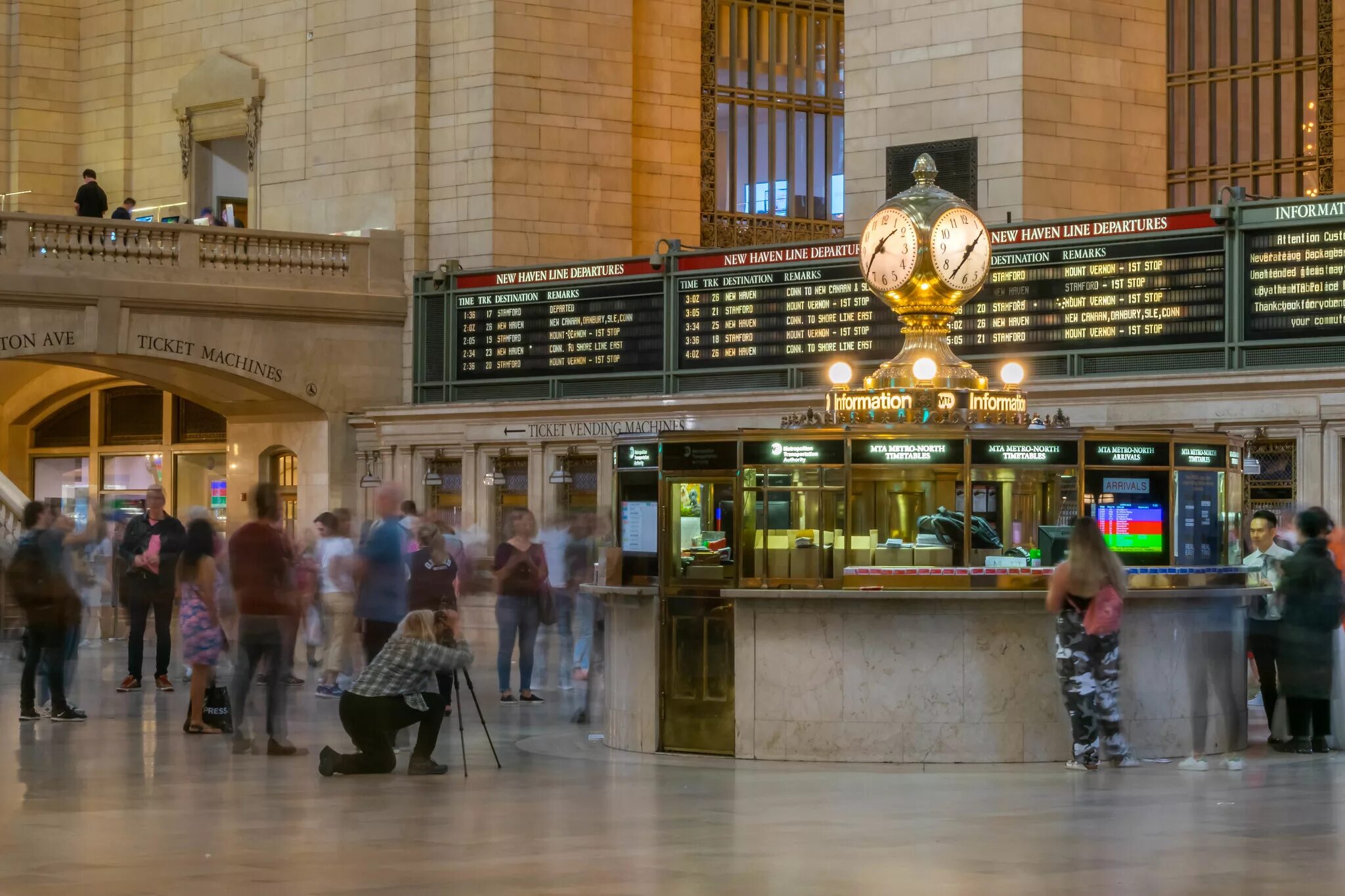 Центральный терминал. Центральный вокзал Нью-Йорка. Grand Central Terminal New York часы. Гранд центр депо Нью-Йорк. Центральный вокзал Нью-Йорка часы.