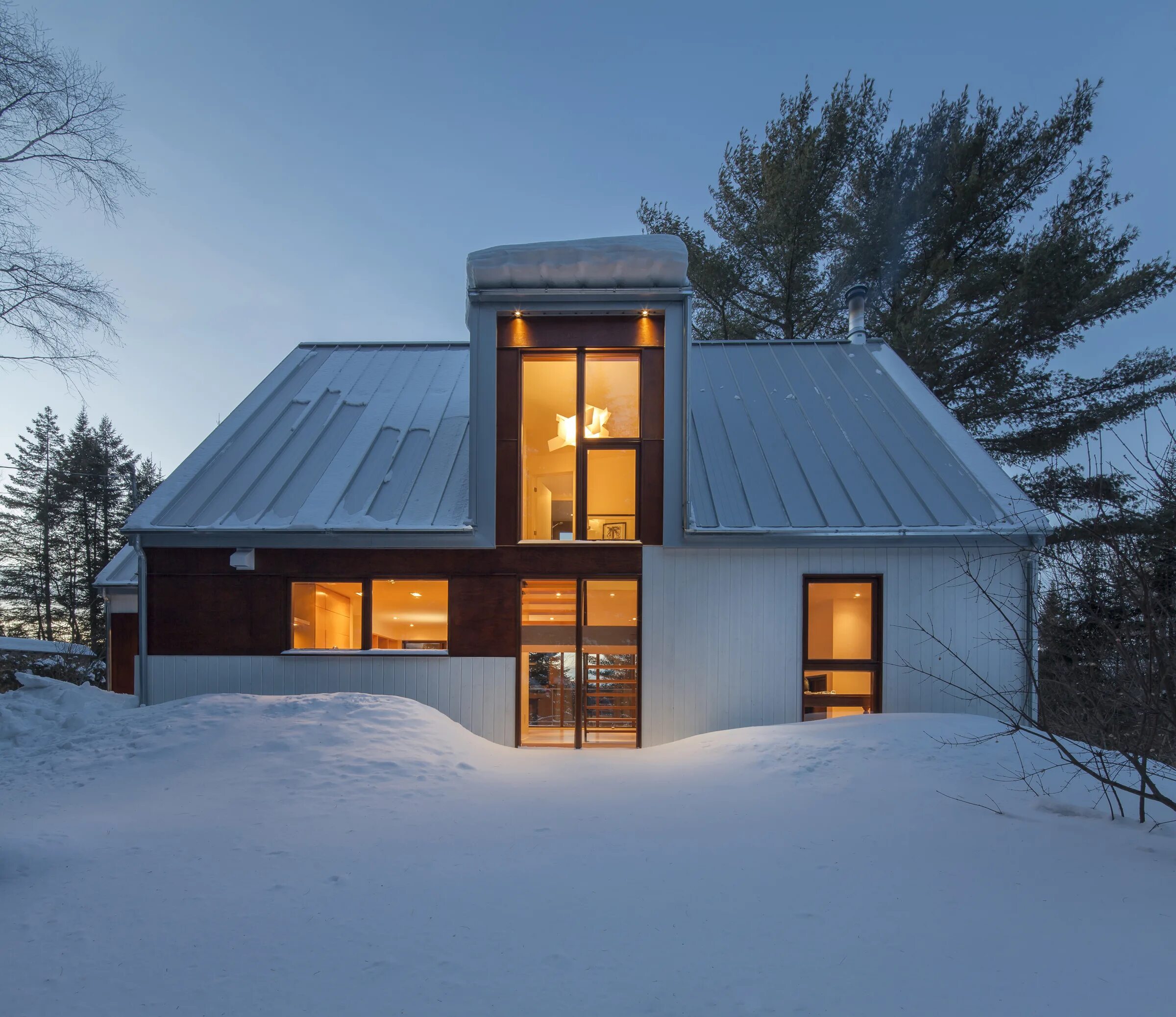 маленький зимний дом.