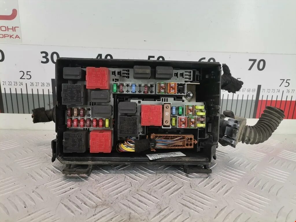 Купить блок предохранителей BSI GM 13142240 JM Opel Corsa