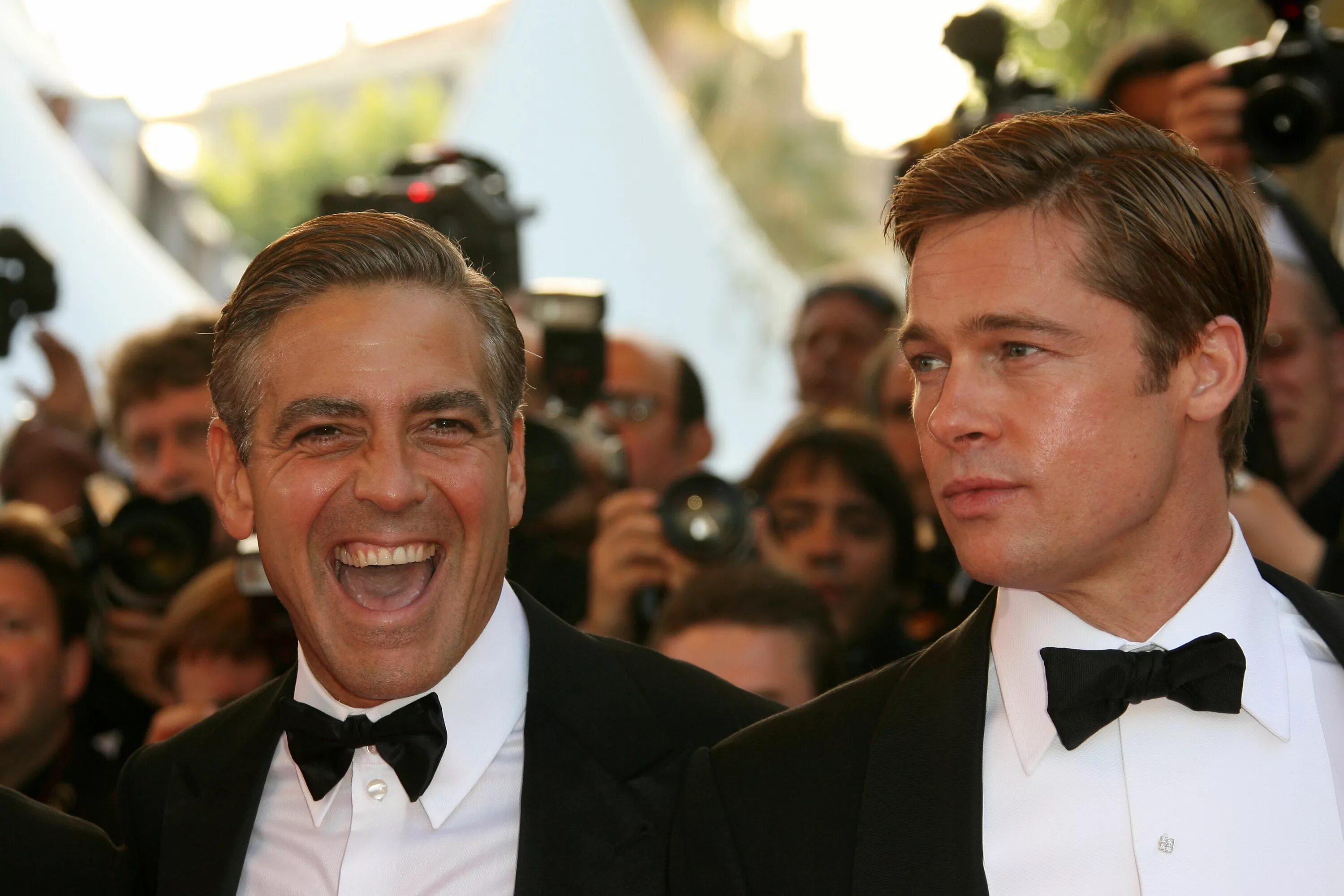 Джордж Клуни и Брэд Питт. Brad Pitt and George Clooney. Джордж Питт. Brad Pitt 1997. Клуни питт