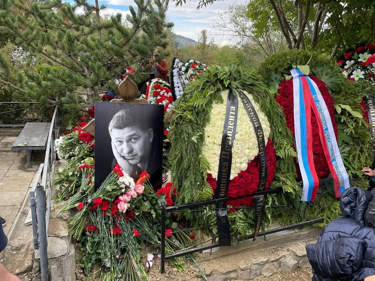 Где похоронили бодрова. Пускепалис похоронен в Железноводске. Железноводск могила Пускепалис. Могила Сергея Пускепалиса в Железноводске.