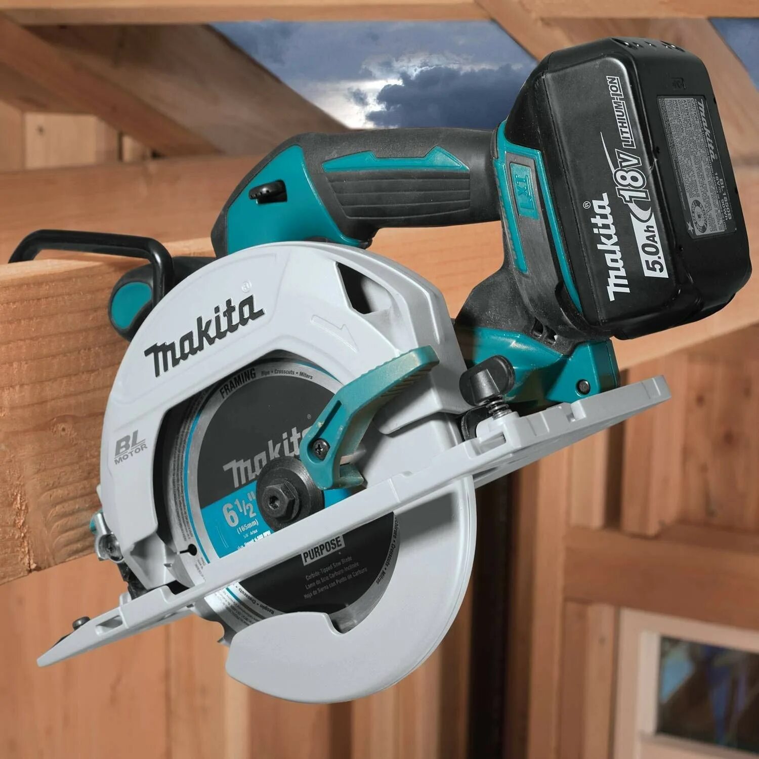 Dhs680 Makita. Аккумуляторная циркулярная пила Макита 680. Циркулярная пила Макита DHS 680. Пила Makita 18v. Аккумуляторная мини пила макита 18