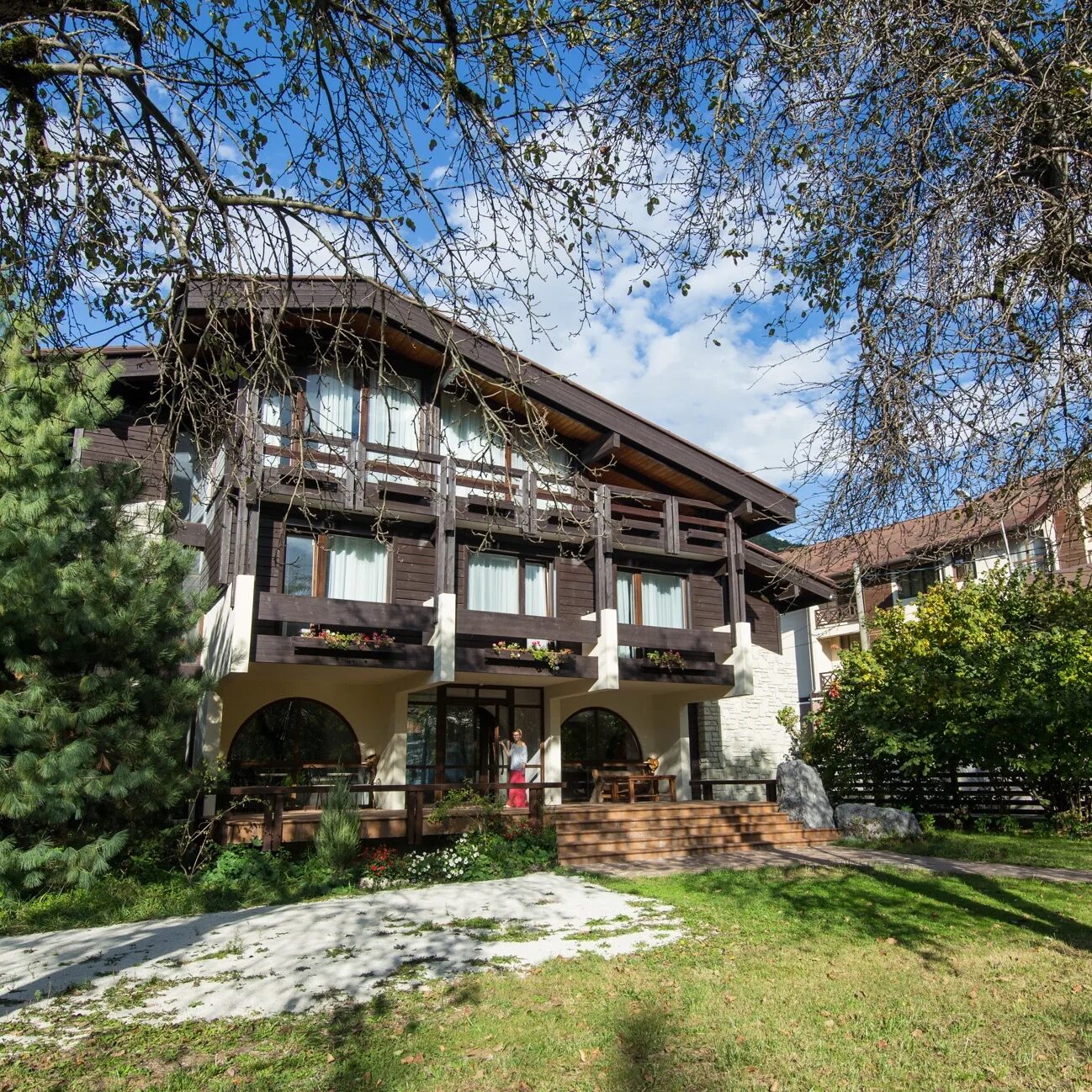 Гостевой дом chalet greystone. Шале грейстоун. Эстонские домики. Эстонская 17. Шале грейстоун.