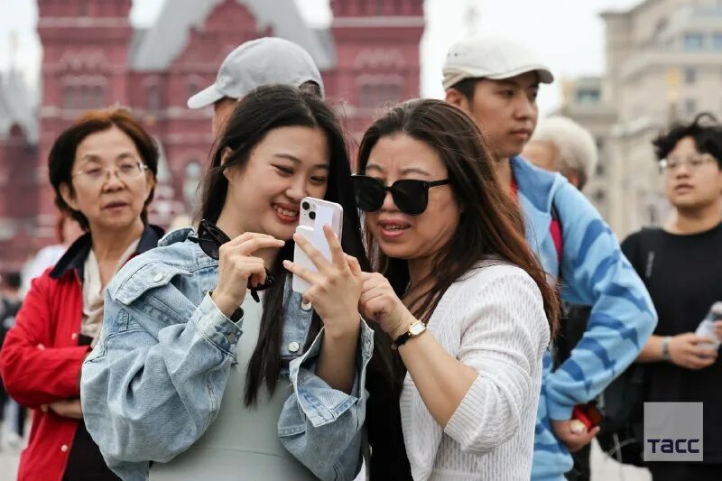 Сравнение территории китая и россии в сравнении. Сколько раз в китае. Население китая на 2021 численность. Численность населения китая на 2021 год. Китай биткойн.