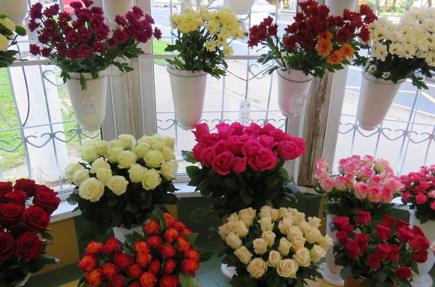 Все цветы по одной цене. Букет стоячий огромный декор. Цветы средняя цена. Сколько стоят цветы в городе Чехове. Где купить и сколько стоит цветок Окалис в Москве или Подмосковье.
