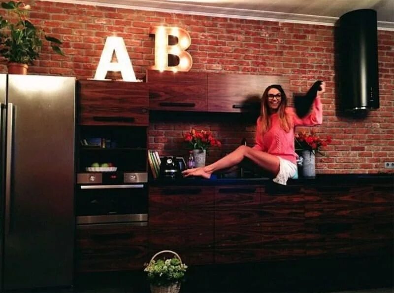 Lavu водонаева. Ксения водонаева. Алёна водонаева feet. Салон алены водонаевой. Lavu водонаева.